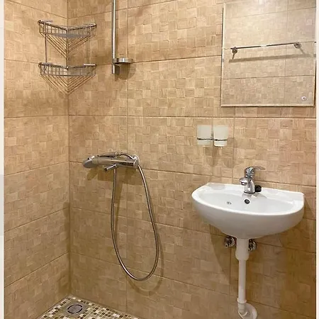 Хостел Mandarin Restoran & *